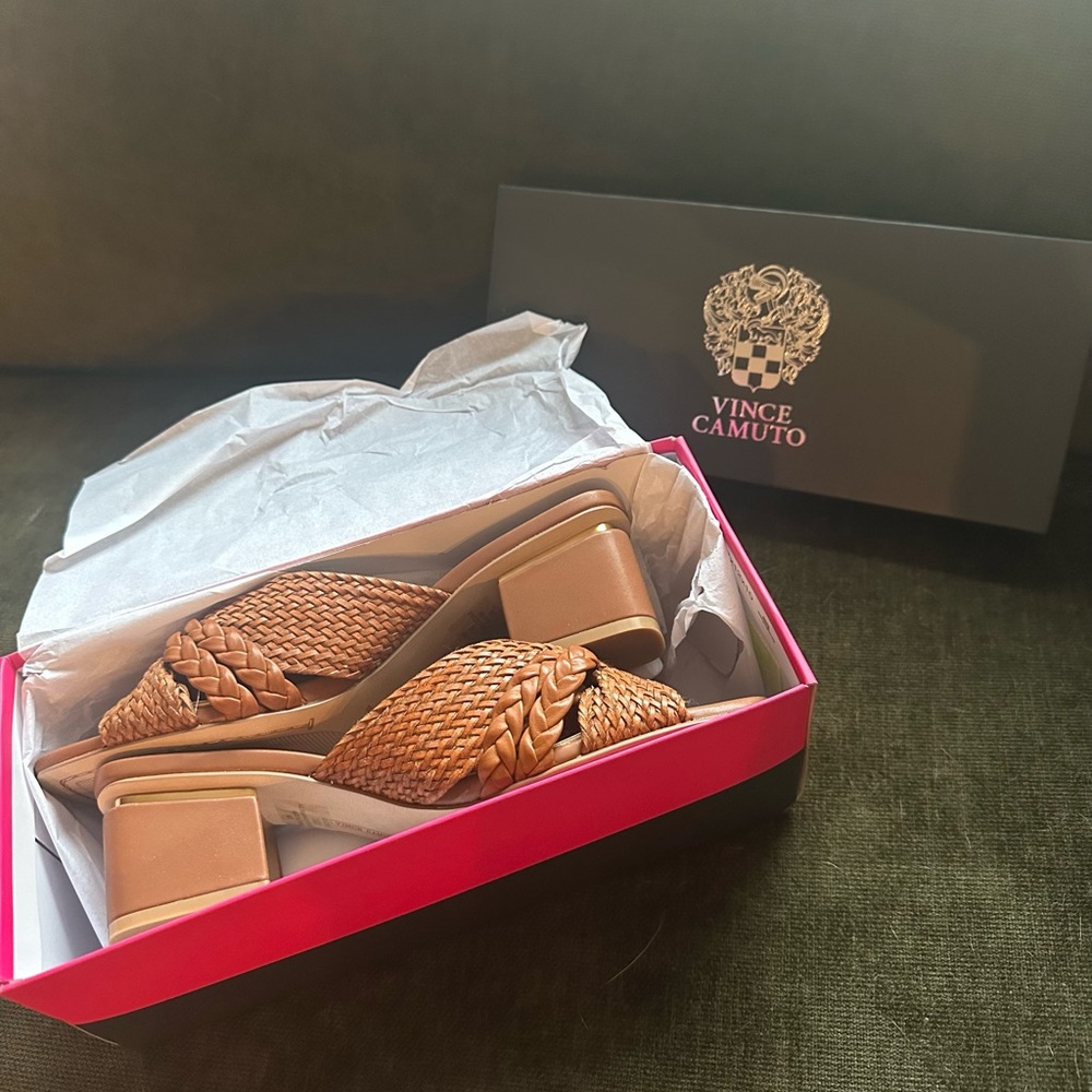 NEW Vince Camuto Atemly Knotted Sandal